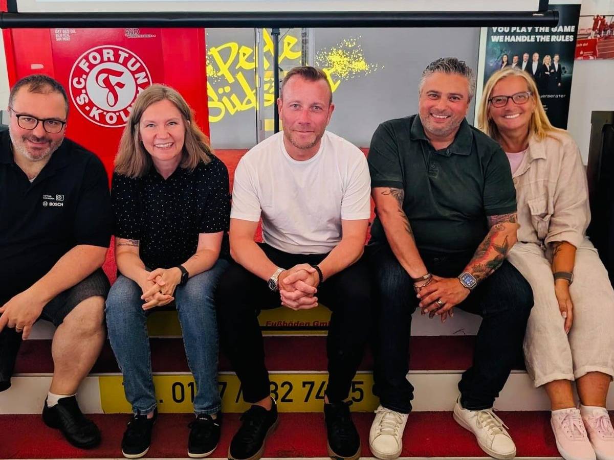 Der Vorstand der KG Fidele Fortuna posiert zum Gruppenbild.