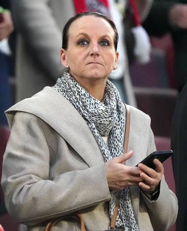 Sabrina El Mala, Mutter von Said El Mala, auf der Tribüne in Köln.