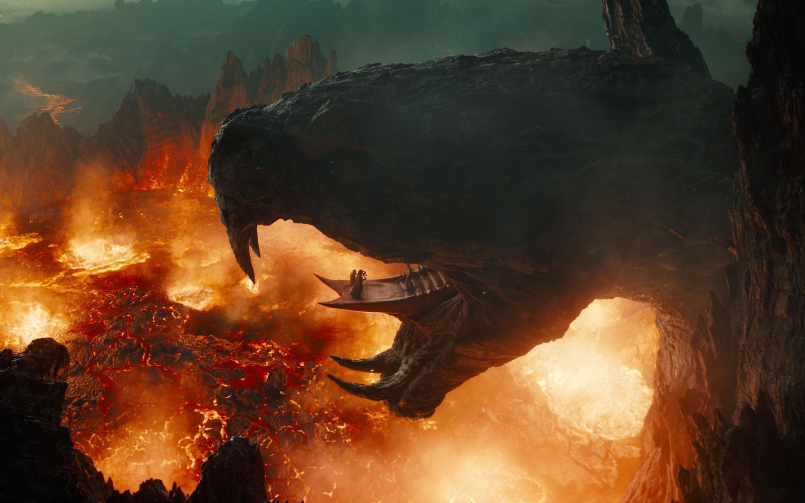 ... und demgegenüber: Snake Mountain, der düstere Sitz Skeletors, der hier ein wenig an Mordor in den „Herr der Ringe“-Filmen erinnert. (Bild: 2026 Amazon MGM Studios Content Services LLC)