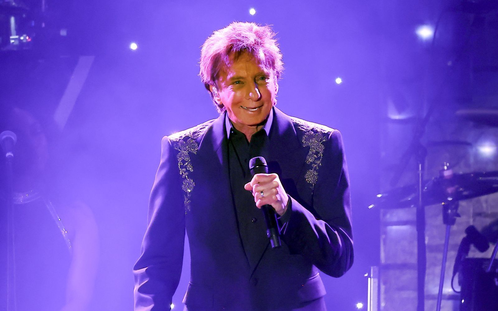 Schöne Nachrichten: Ein halbes Jahr nach seiner Krebsdiagnose veröffentlicht Barry Manilow ein neues Album (“What A Time“). (Bild: The Recording Academy/Leon Bennett/Getty Images)