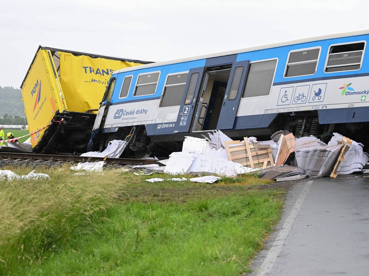 Zusammenstoß von Zug und Lkw in Tschechien