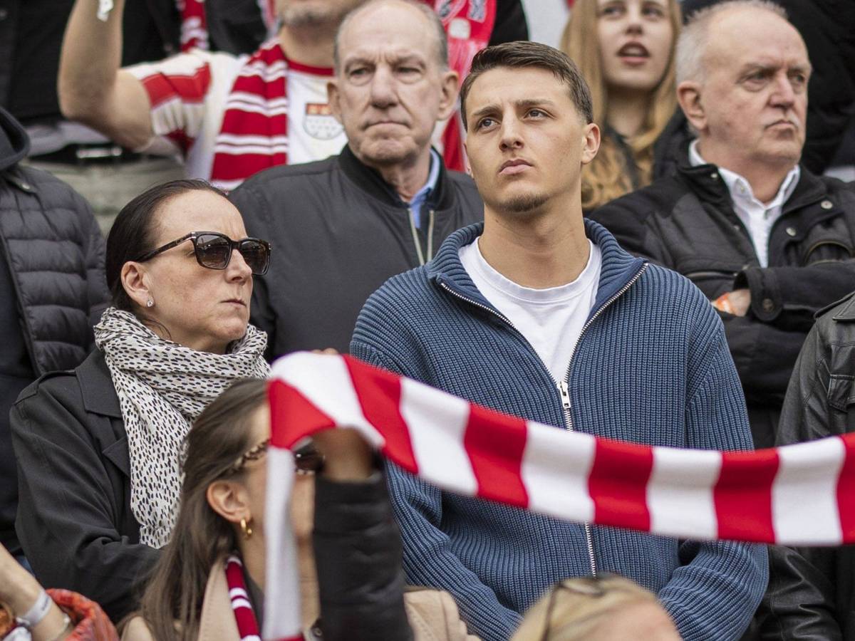 Sabrina, Malek und Mohammed El Mala im Stadion beim 1. FC Köln.