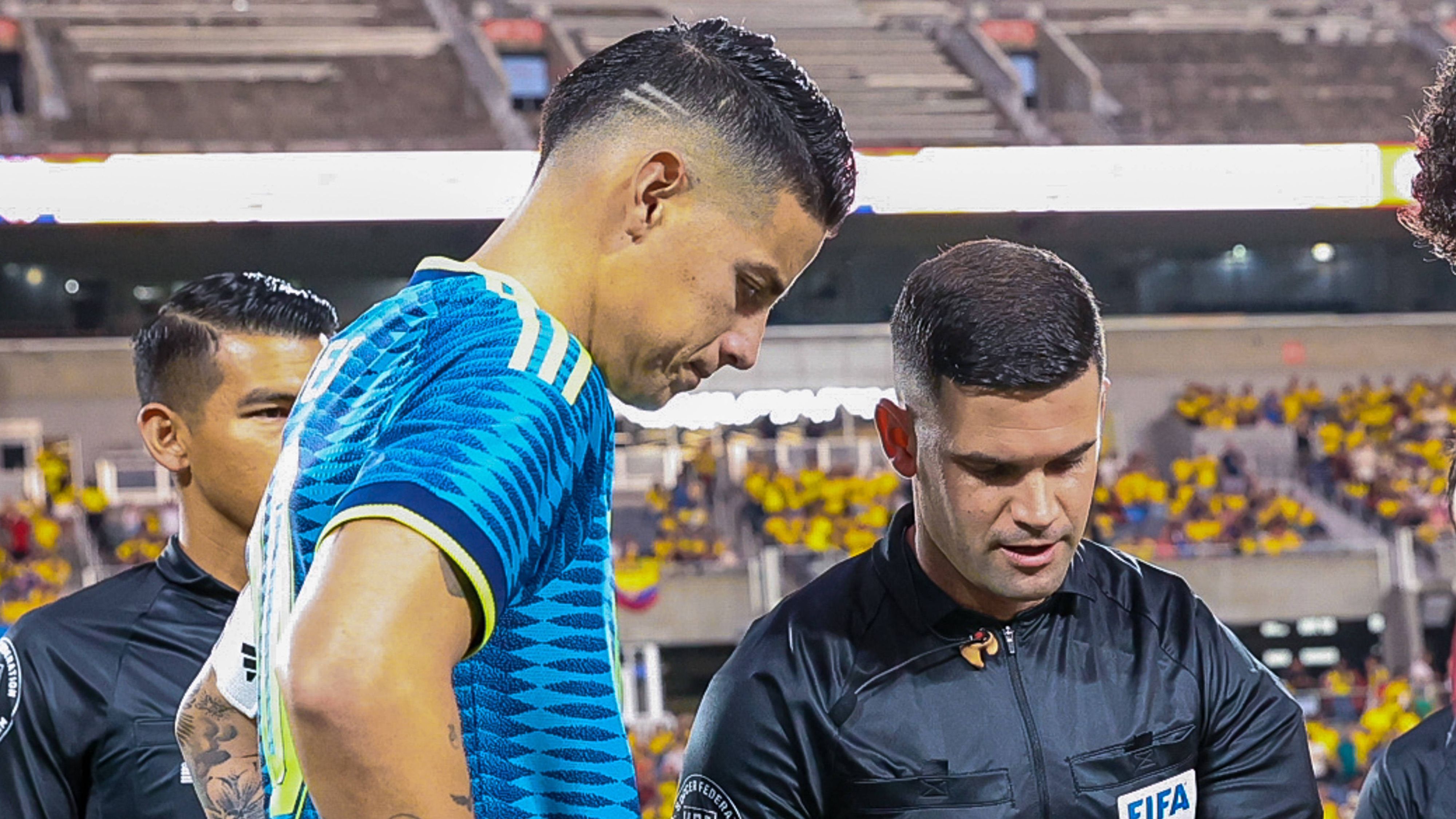 Seitenwahl mit James Rodríguez.