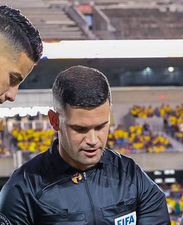 Seitenwahl mit James Rodríguez.