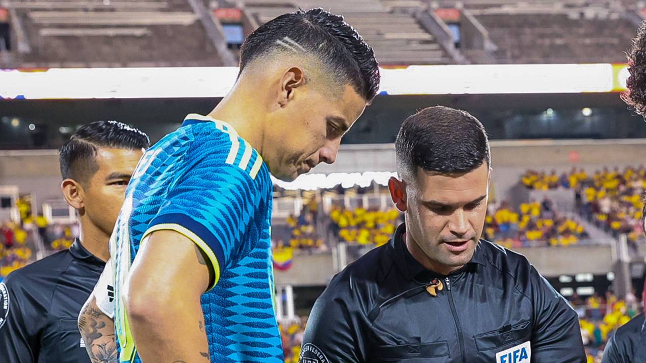 Seitenwahl mit James Rodríguez.