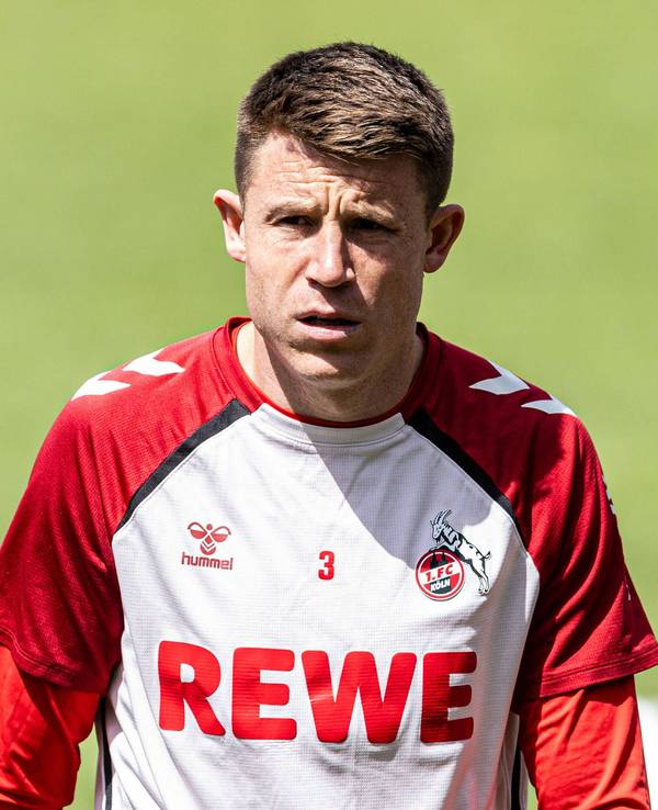 Dominique Heintz beim Training mit dem 1. FC Köln.
