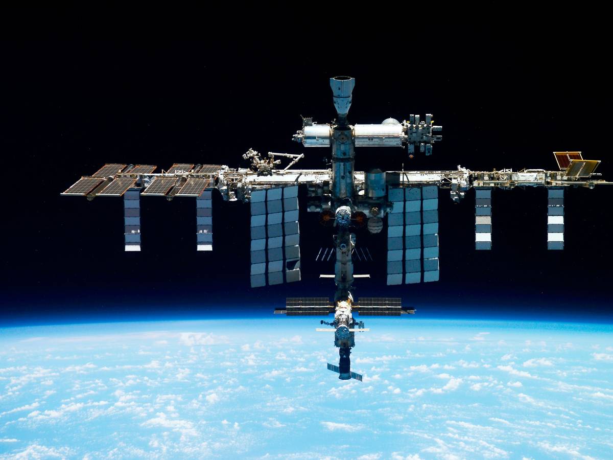 Internationale Raumstation über der Erde