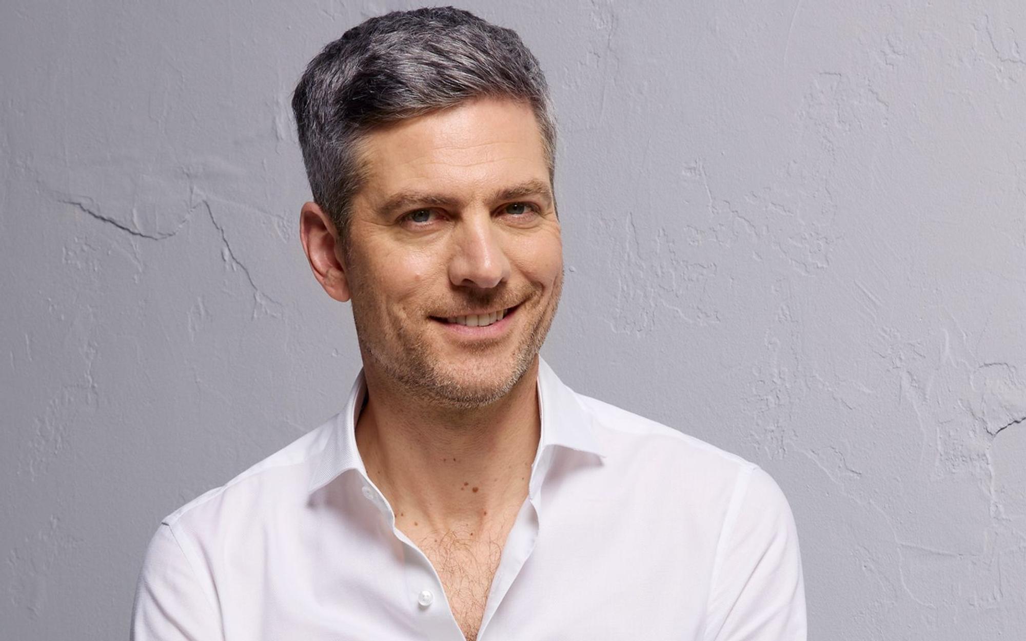 Ingo Zamperoni modereriert in der ARD die „Tagesthemen“ - und dreht ab und an eine Dokumentation. (Bild: ARD/Marc Rehbeck)