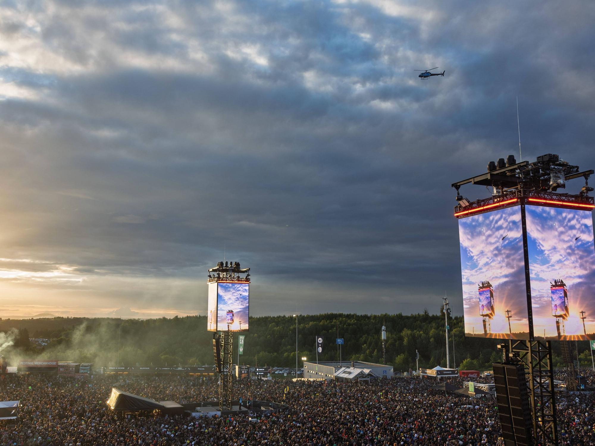 Rock am Ring: Papa Roach reist im Hubschrauber an.