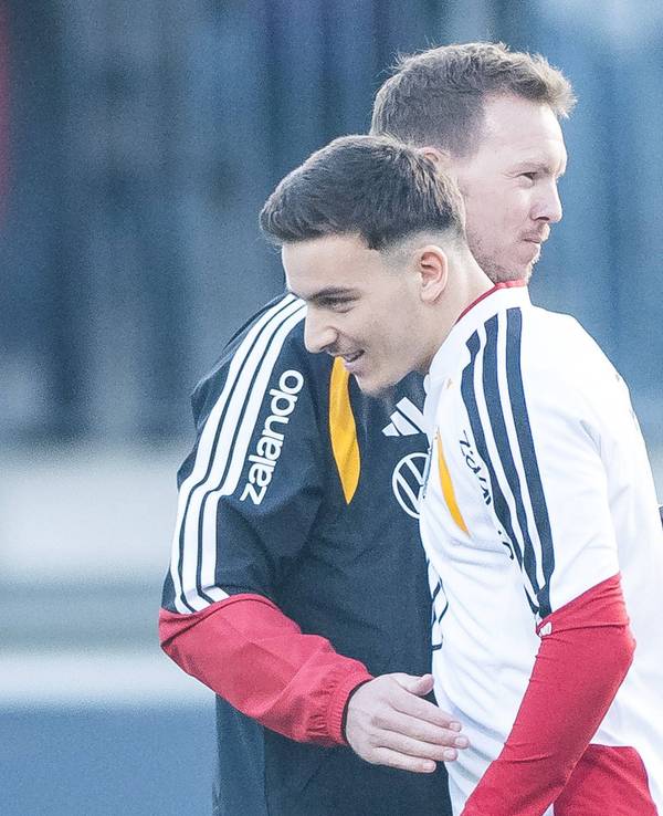 Umarmung zwischen Julian Nagelsmann und Said El Mala.