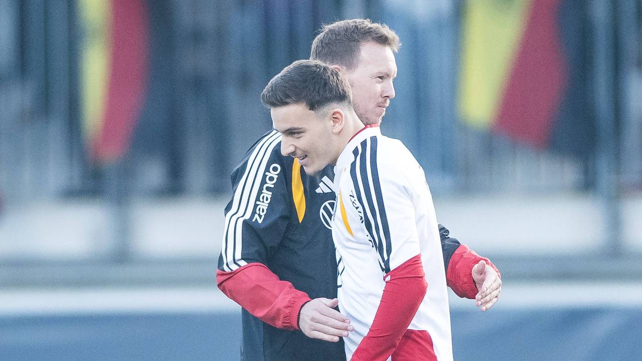 Umarmung zwischen Julian Nagelsmann und Said El Mala.