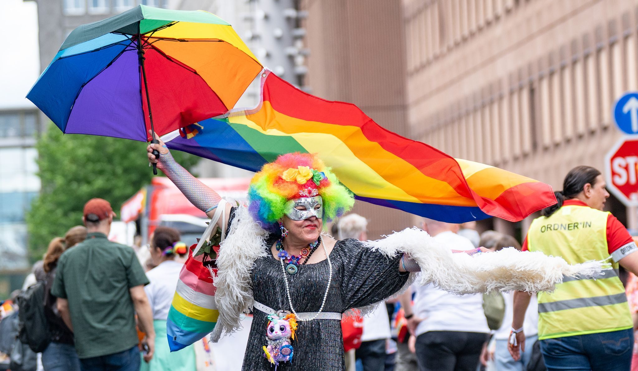 Christopher Street Day mit Straßenfest und Demonstration