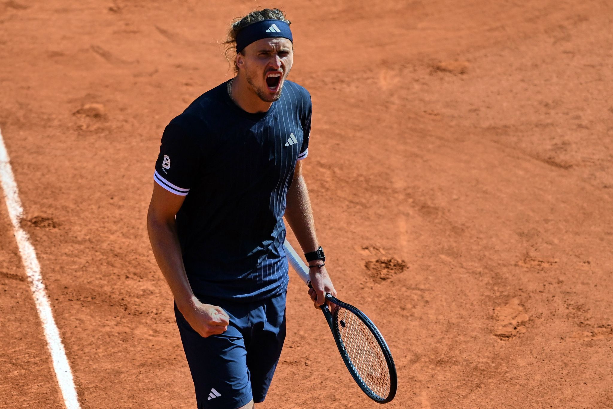 Alexander Zverev jubeln nach einem Punktgewinn.