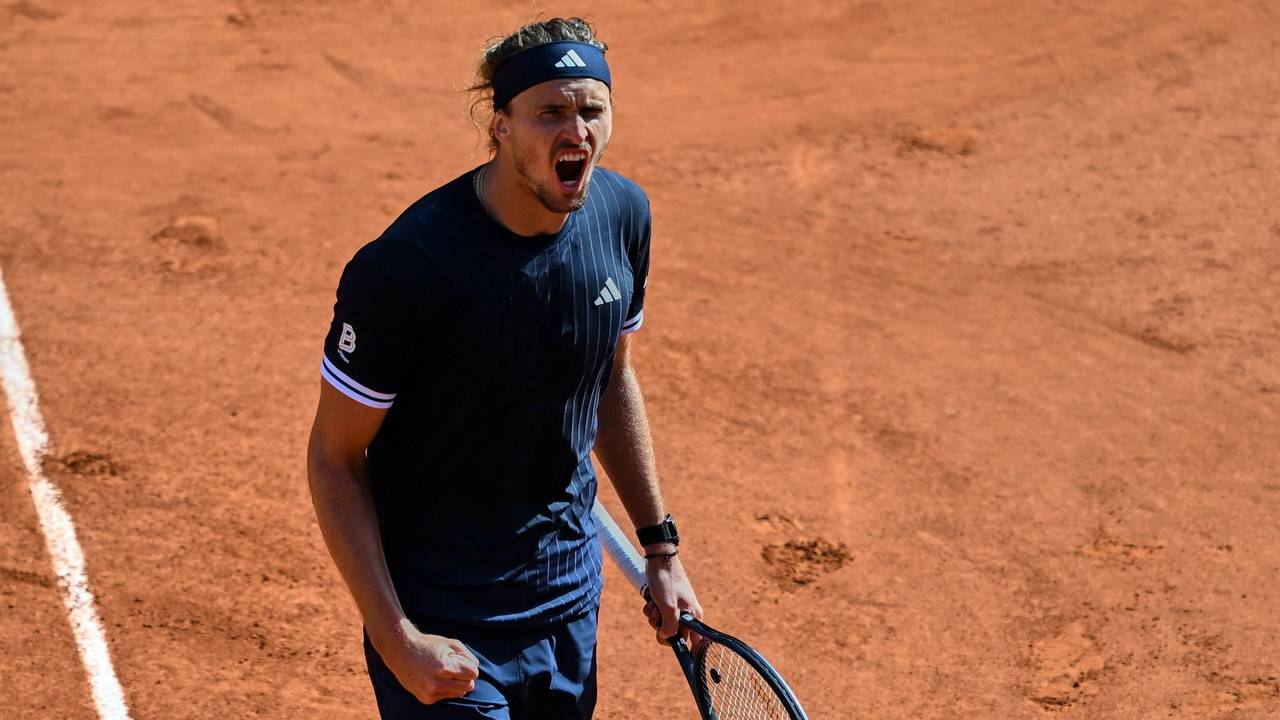 Alexander Zverev jubeln nach einem Punktgewinn.