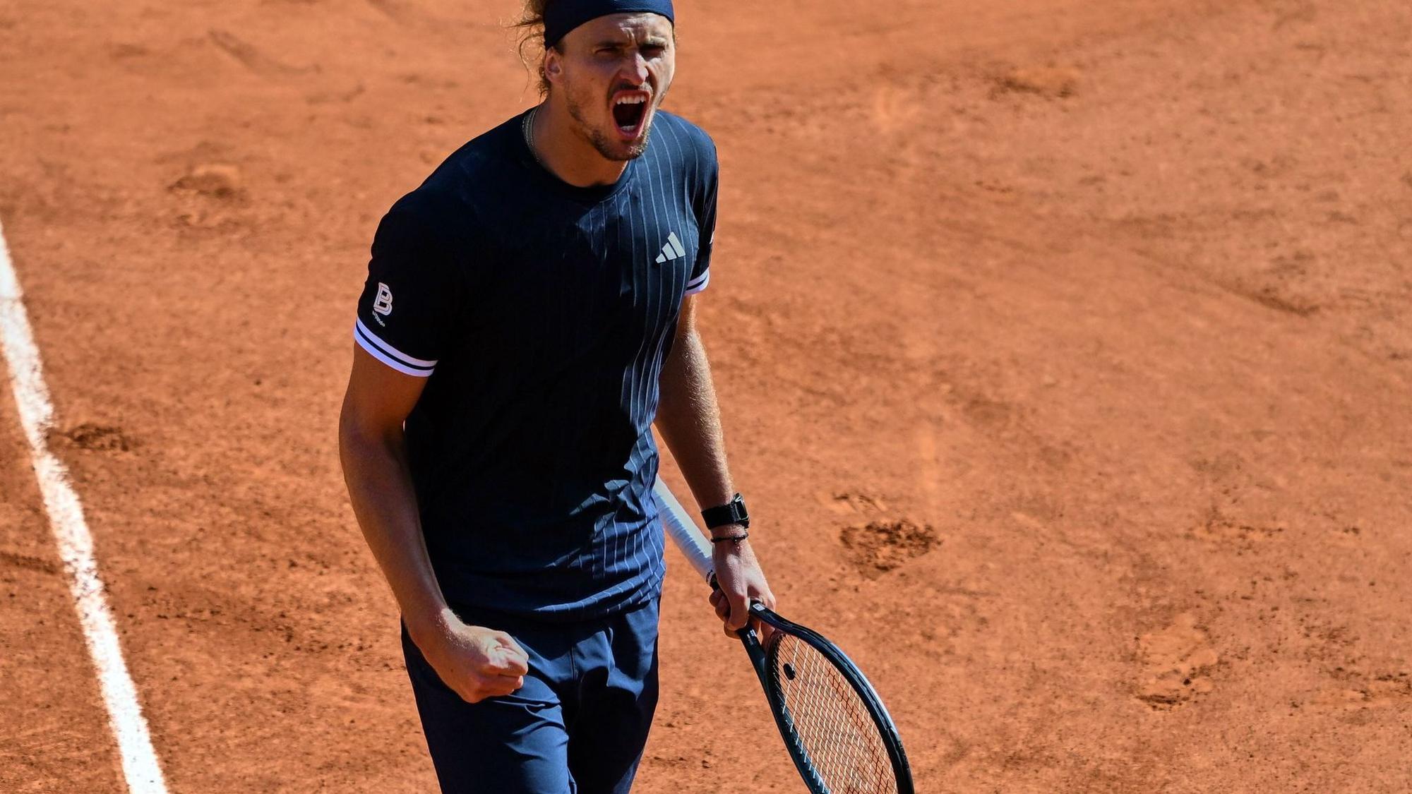 Alexander Zverev jubeln nach einem Punktgewinn.
