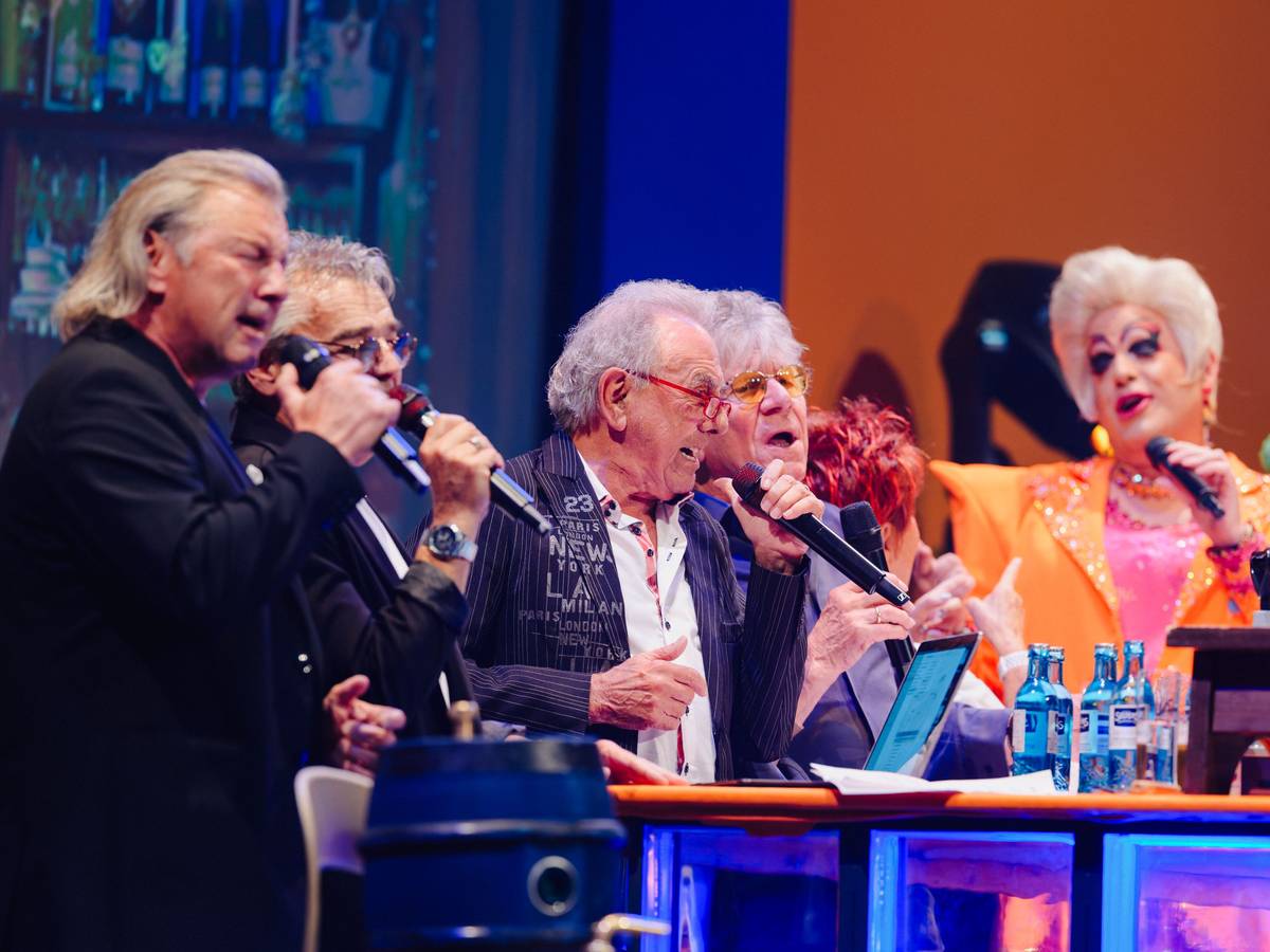 Die kölschen Legenden singen im Gürzenich.