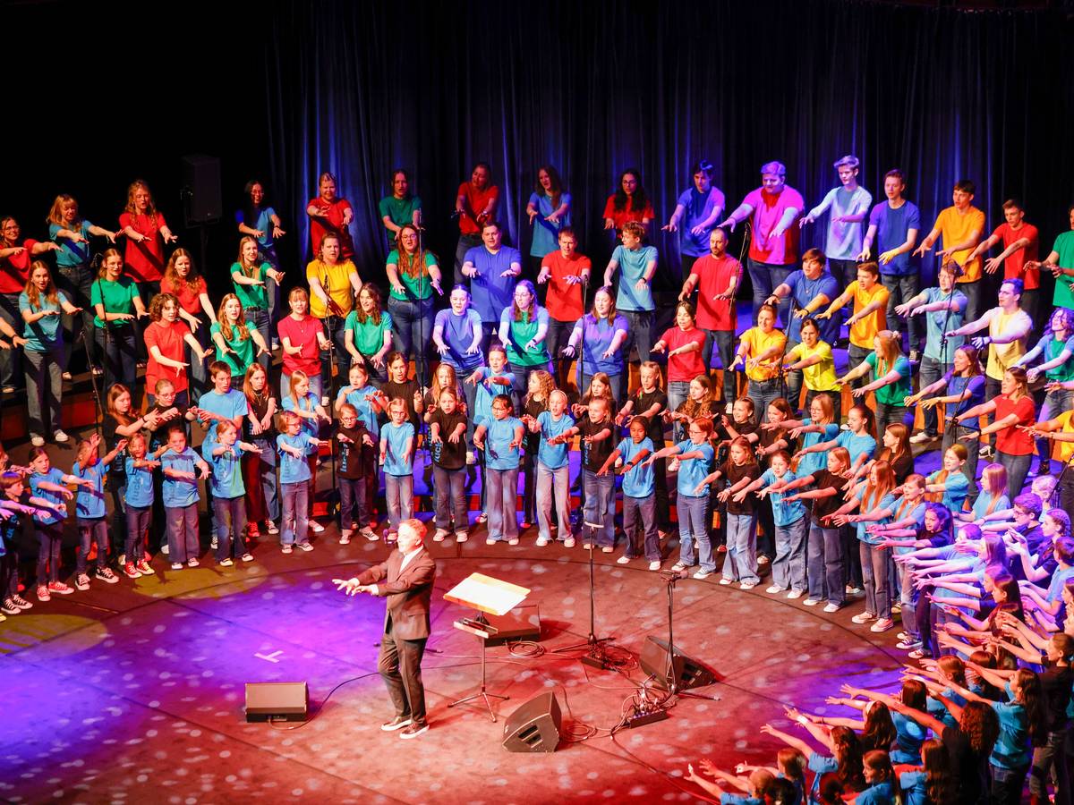 Der Jugendchor St. Stephan und die Lucky Kids geben ein Sommerkonzert in der Philharmonie.