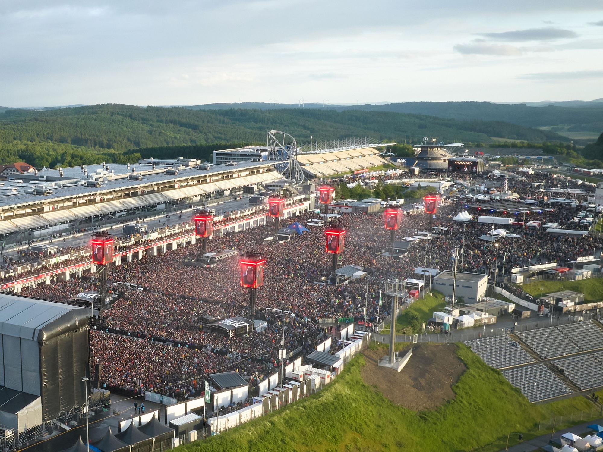 Luftaufnahme von „Rock am Ring“ während des Auftritts von Electric Callboy.