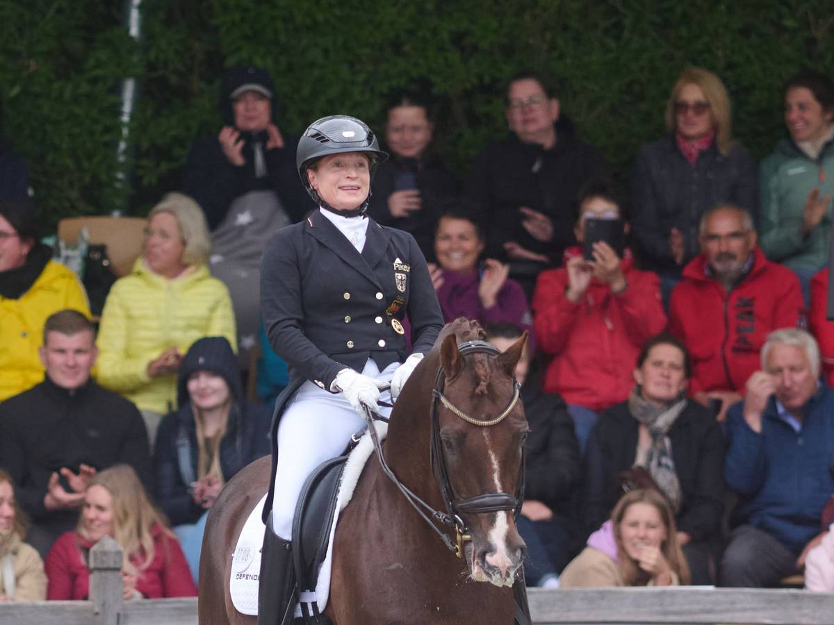 Isabell Werth nach ihrem Sieg in der Kür auf Viva Gold.