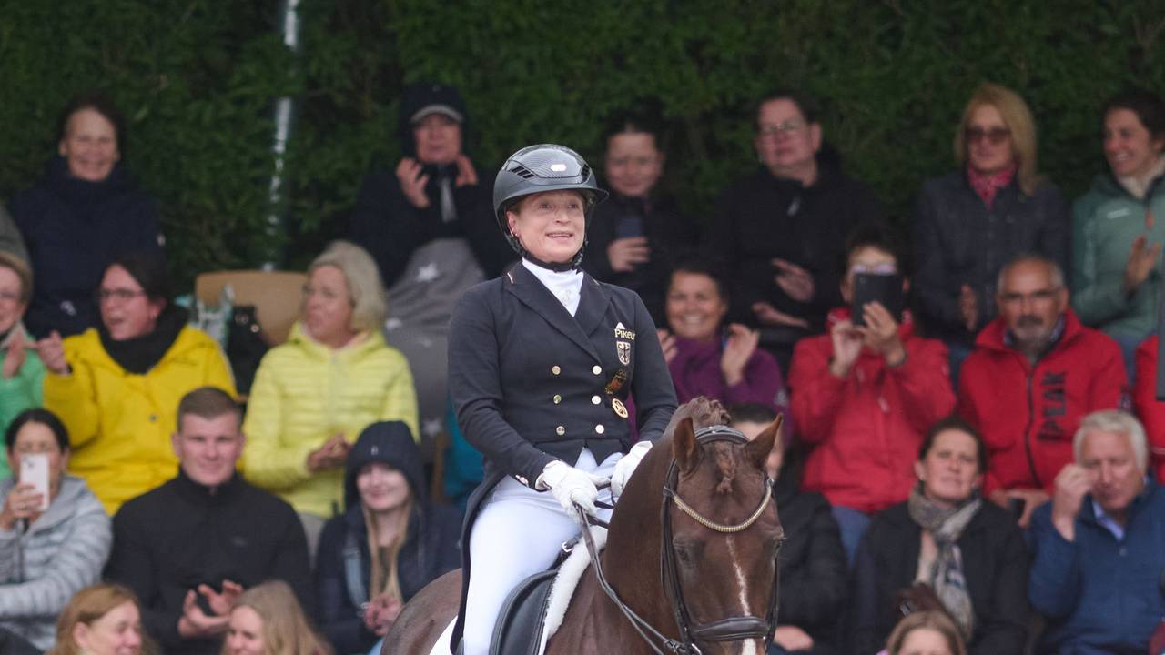 Isabell Werth nach ihrem Sieg in der Kür auf Viva Gold.