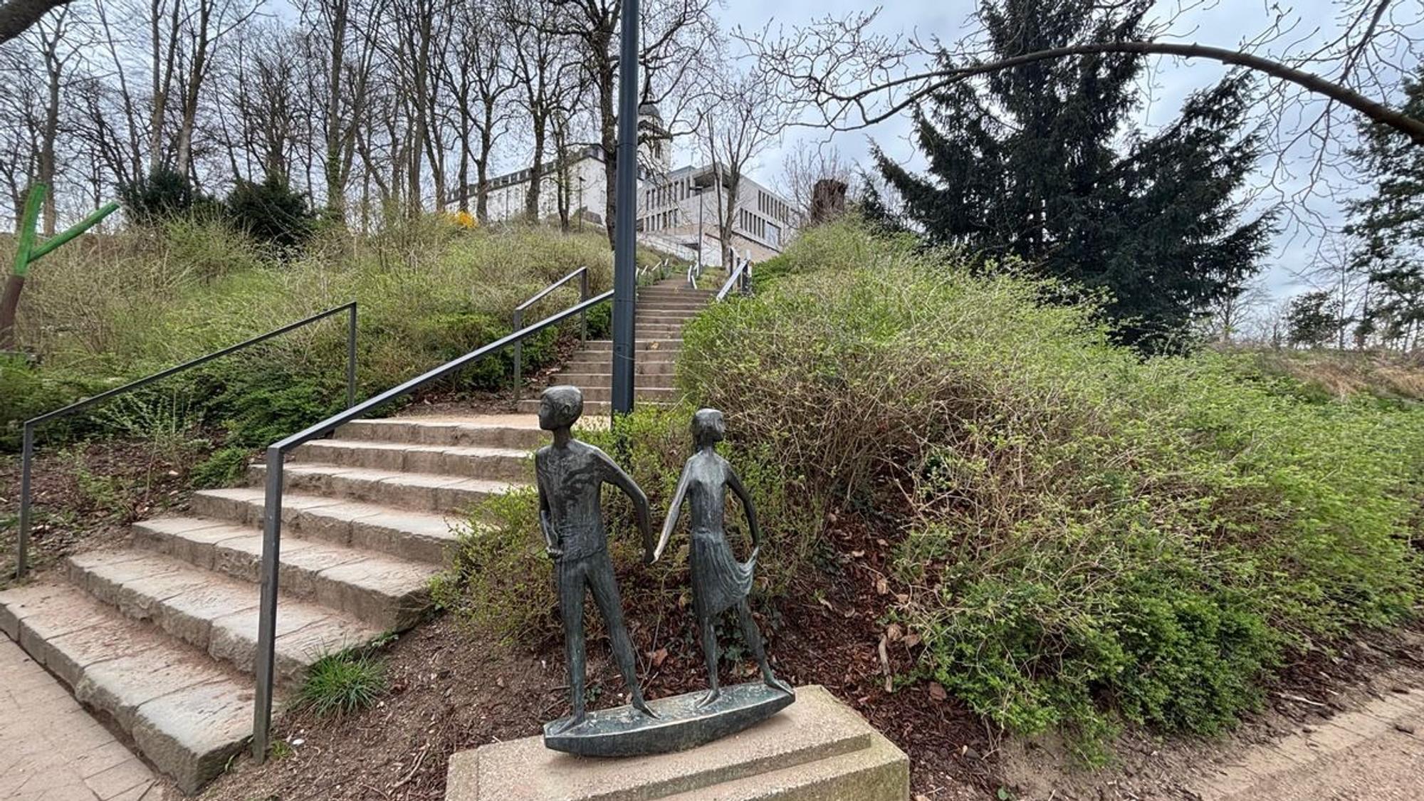 Die Bronzefigur Hänsel und Gretel wurde gestohlen.