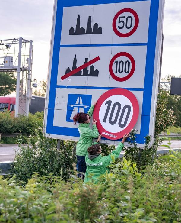 Greenpeace-Aktion für Tempolimit auf Autobahnen