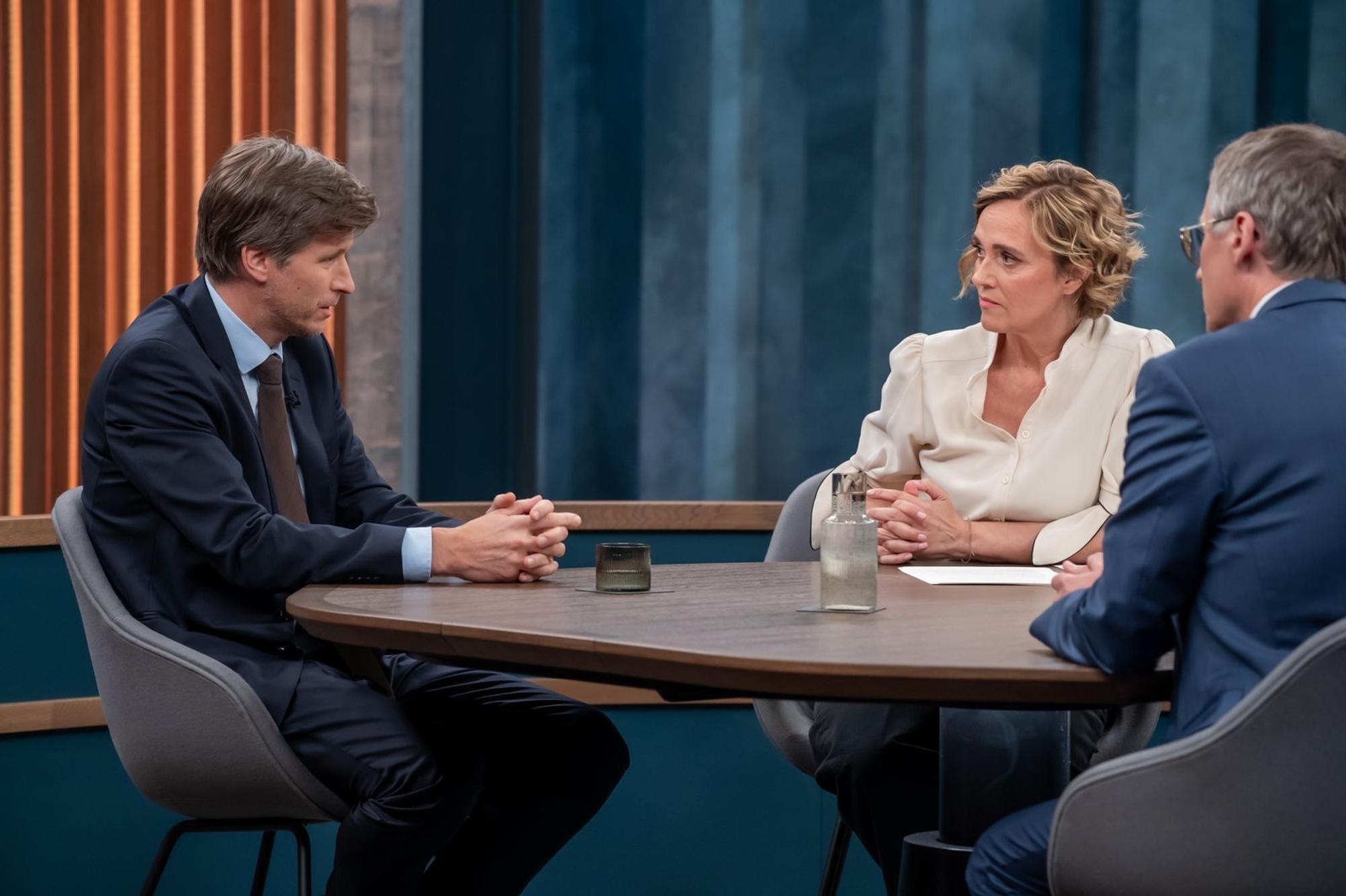 Ökonom Moritz Schularick (links) hält die Aufweichung des 8-Stunden-Tages für eine gute Idee. (Bild: ARD / Thomas Ernst)