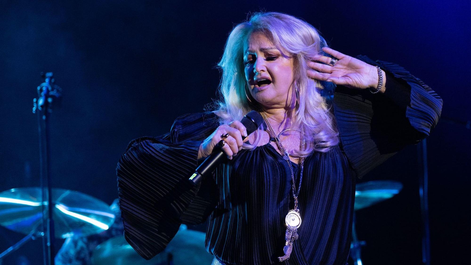 Bonnie Tyler wird 75 - Sorge um die Queen der Rockballaden