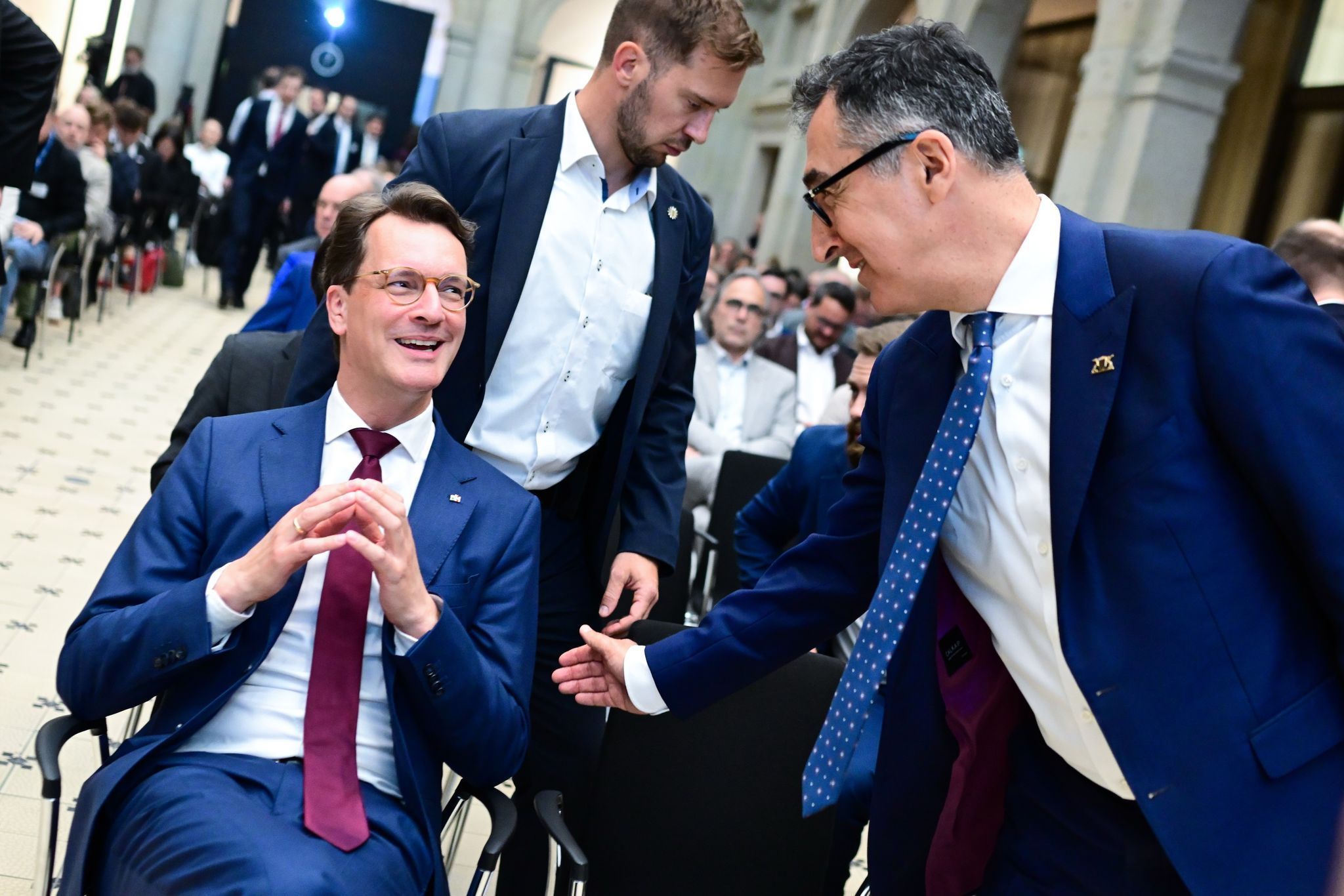 Ministerpräsidenten Wüst und Özdemir.