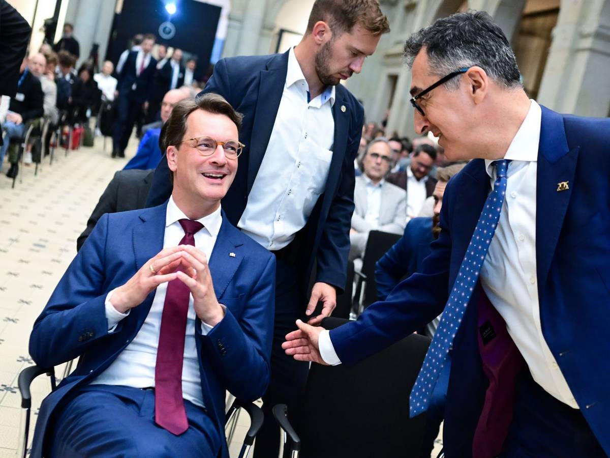 Ministerpräsidenten Wüst und Özdemir.