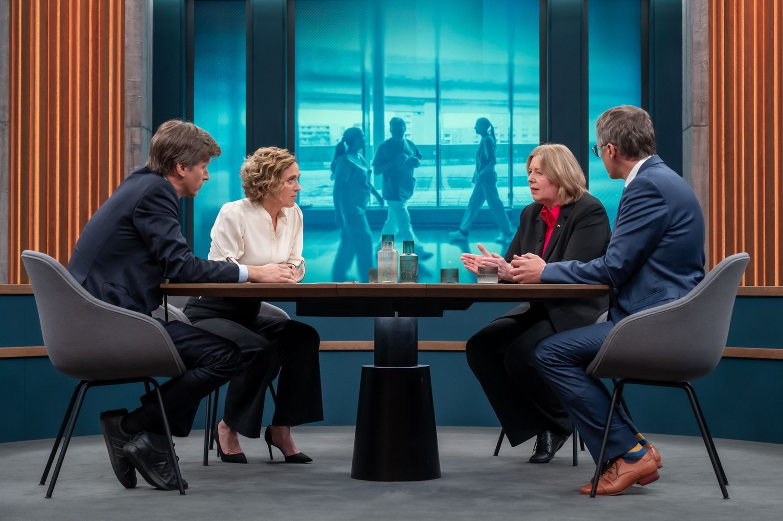 Caren Miosga sprach mit ihren Gästen am Sonntagabend im Ersten über die Reformpolitik der Bundesregierung. (Bild: ARD / Thomas Ernst)