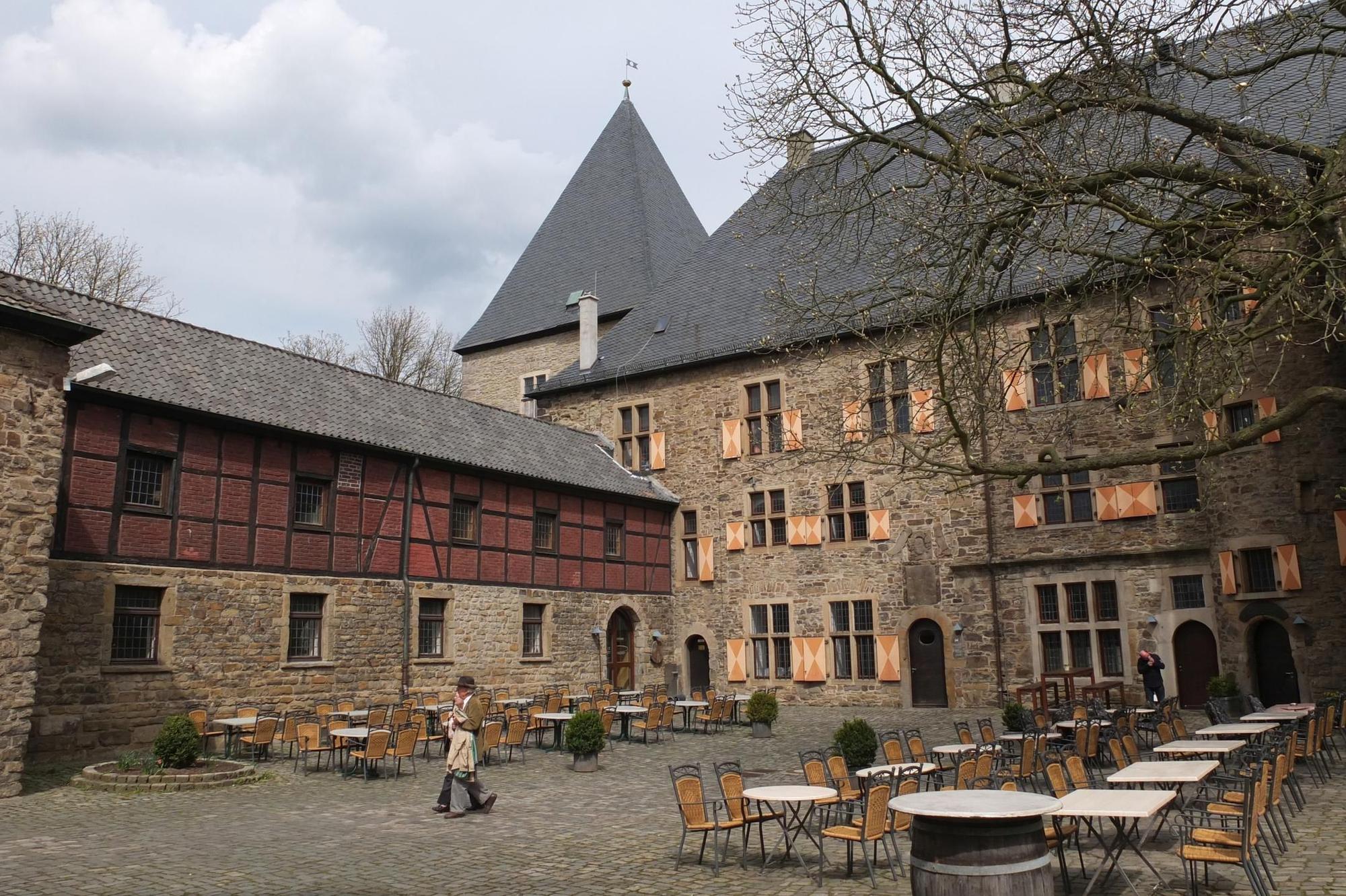 Innenhof der Wasserburg Kemnade in Hattingen