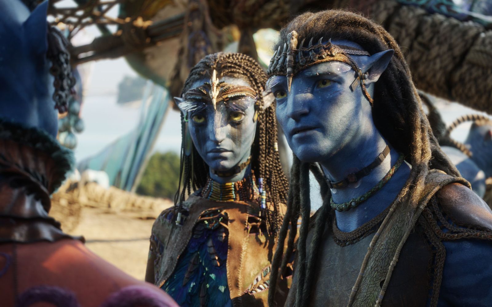 Neytiri (Zoe Saldaña) und Jake Sully (Sam Worthington) trauern um ihren Sohn.  (Bild: 2025 20th Century Studios/Leonine)