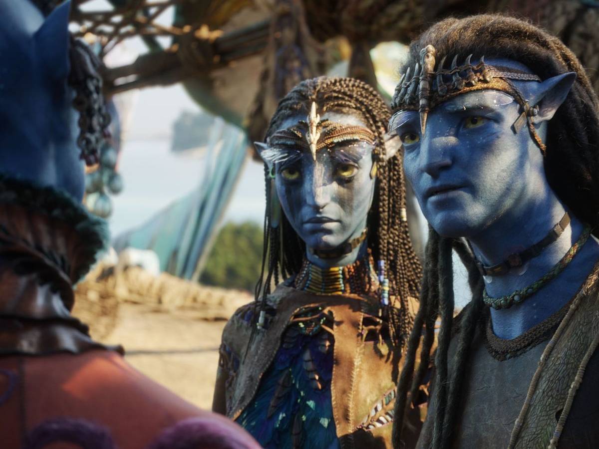 Neytiri (Zoe Saldaña) und Jake Sully (Sam Worthington) trauern um ihren Sohn. (Bild: 2025 20th Century Studios/Leonine)