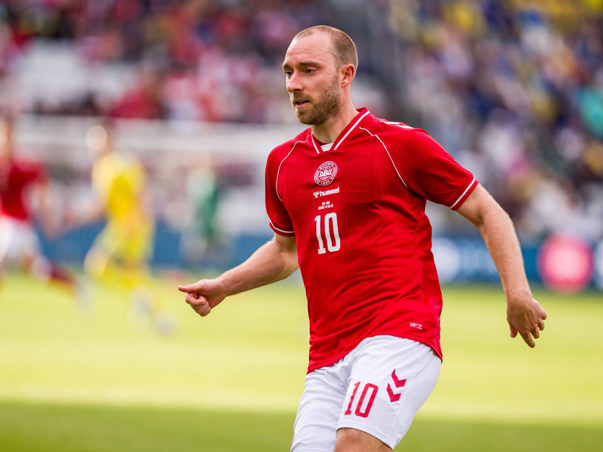 Christian Eriksen auf dem Spielfeld in Aktion.