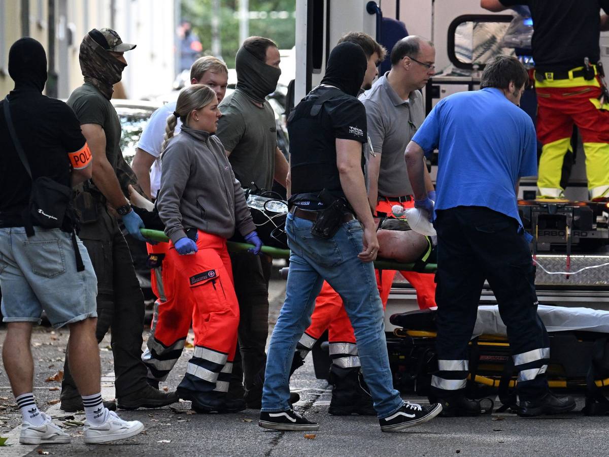 Großer Polizeieinsatz an Berufskolleg in Essen