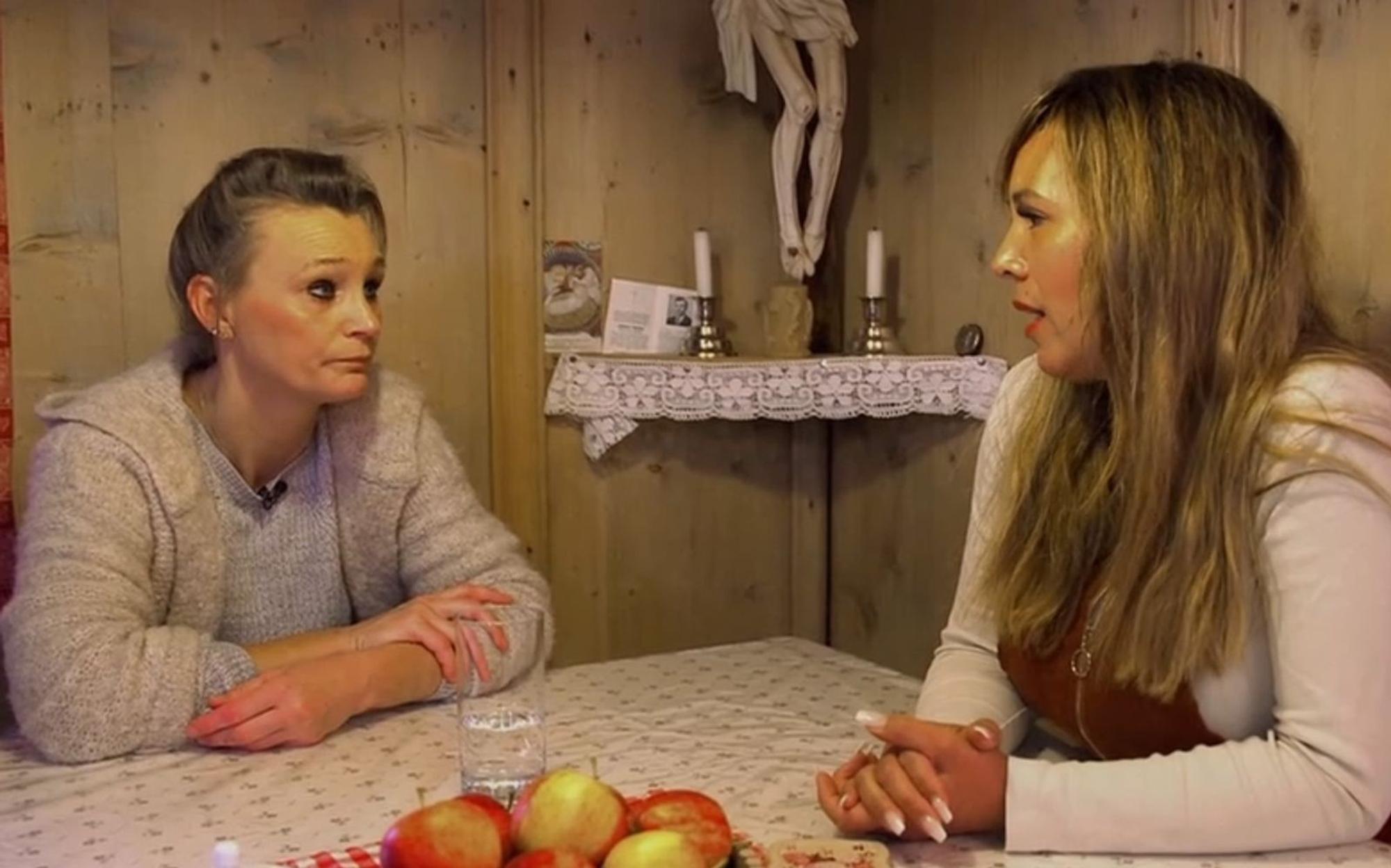 Zwischen Katarina (links) und Jasmin kommt es zum Streit. (Bild: RTL)