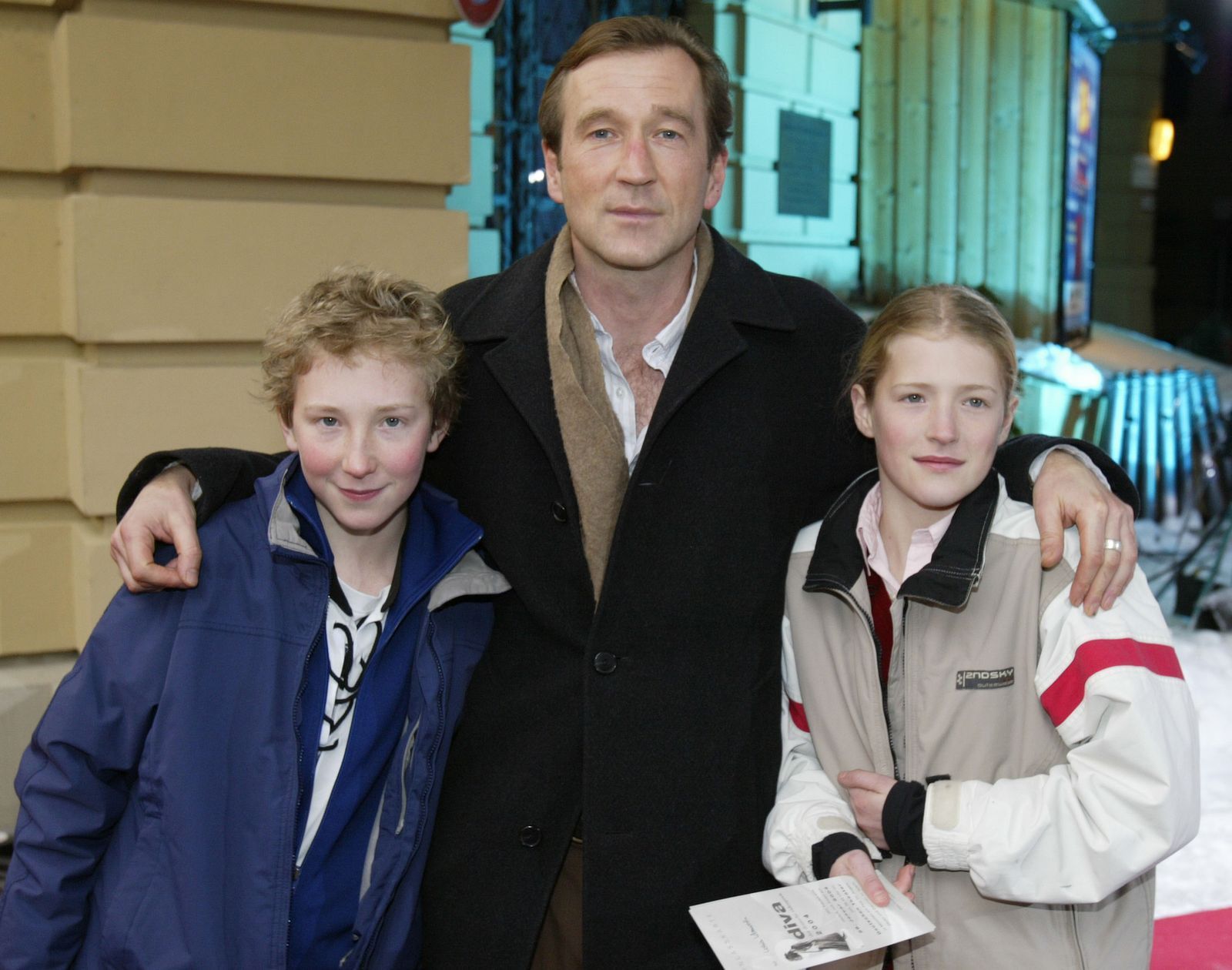 Schon als Kind schnupperte Louis Klamroth (links) Medienluft: 2003 stand er gemeinsam mit seinem Vater, dem Schauspieler Peter Lohmeyer, in „Das Wunder von Bern“ vor 
der Kamera. Seine zwei Jahre jüngere Schwester Lola Klamroth ist bis heute Schauspielerin.  (Bild: 2004 Getty Images / Sean Gallup)