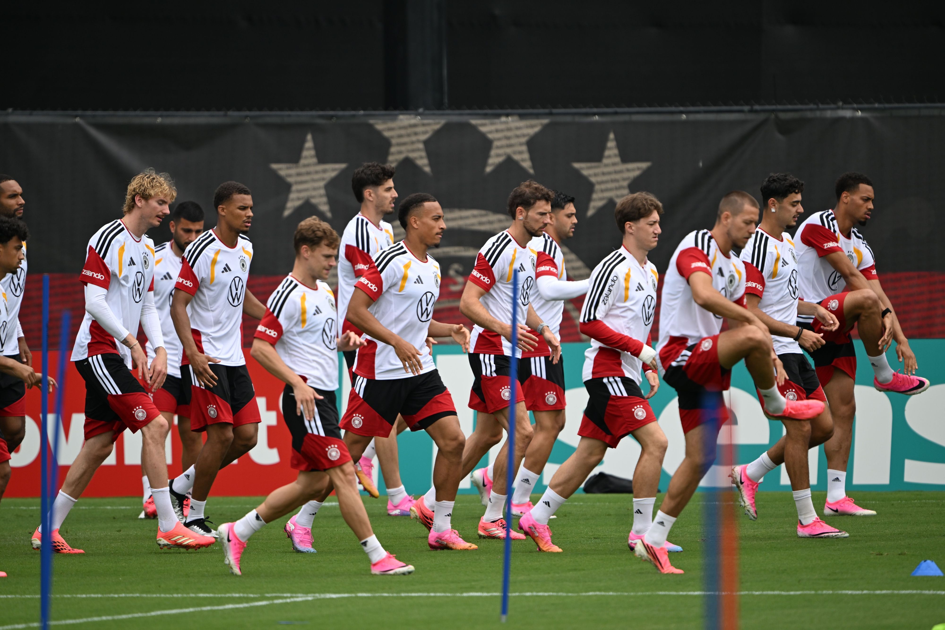 Die Spieler der deutschen Nationalmannschaft beim Training.