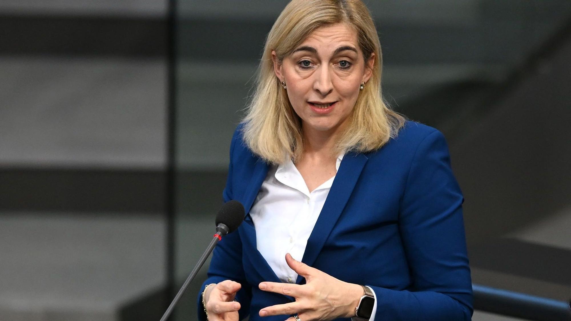 Ministerin Nina Warken