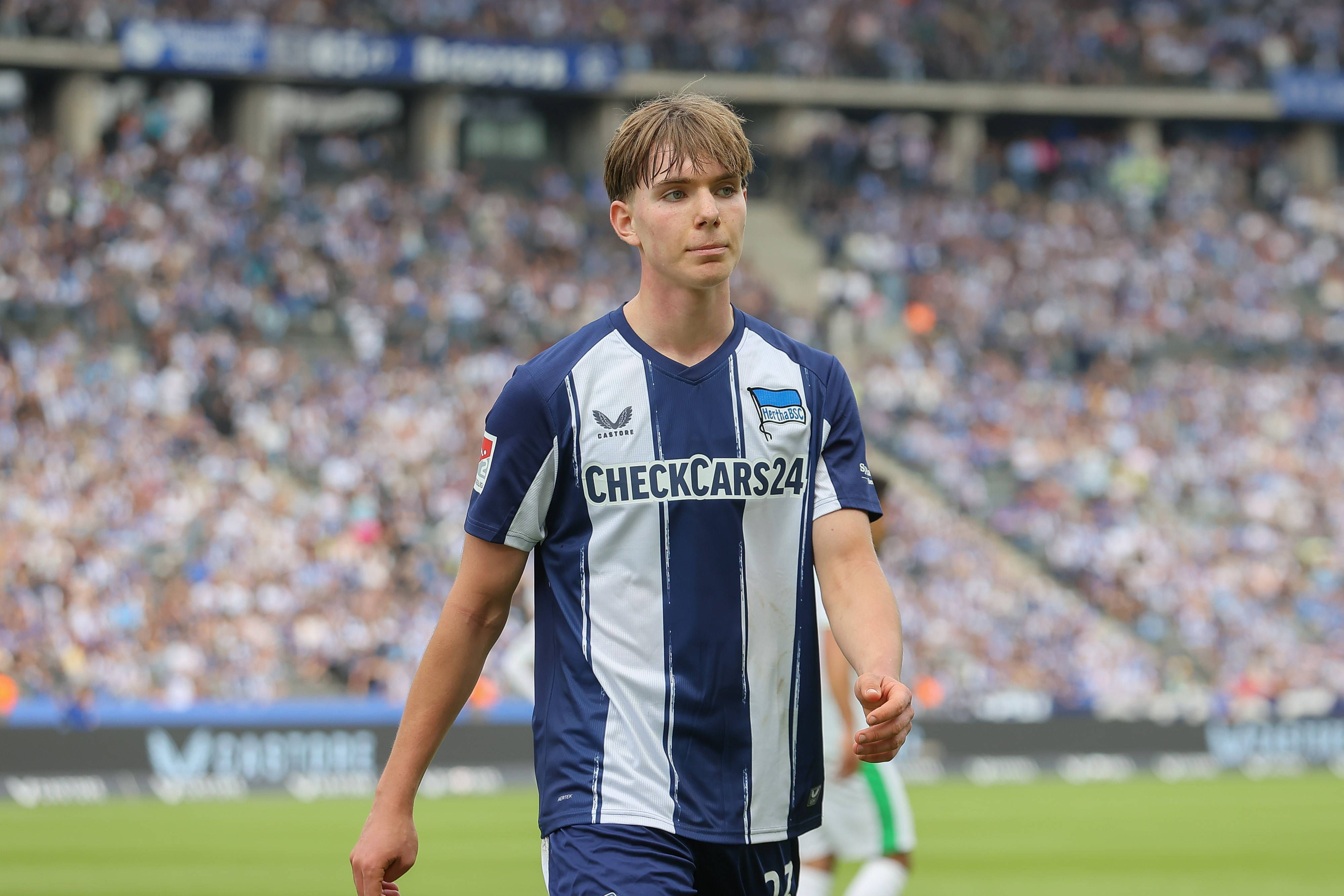 Kennet Eichhorn beim Spiel von Hertha BSC gegen Greuther Fürth.