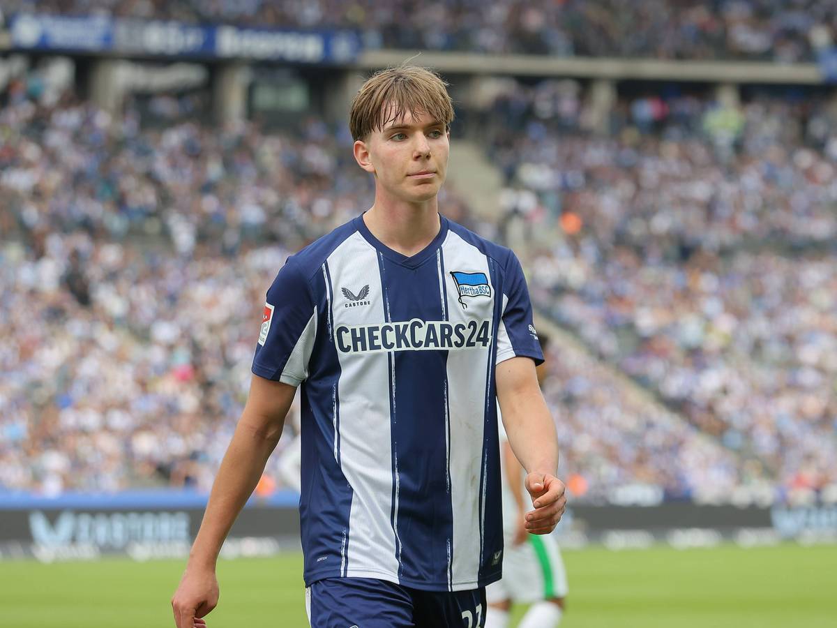 Kennet Eichhorn beim Spiel von Hertha BSC gegen Greuther Fürth.