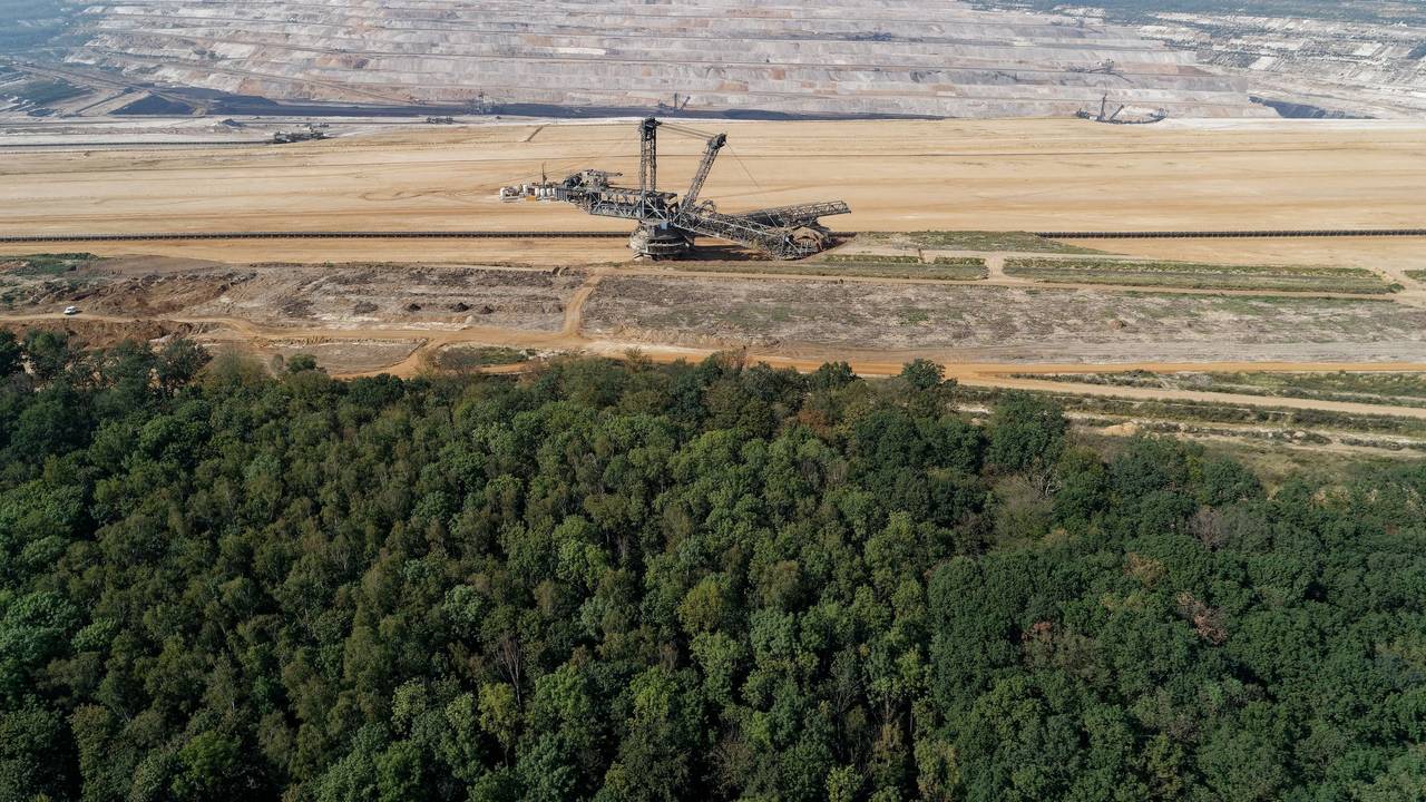 Hambacher Forst und Tagebau