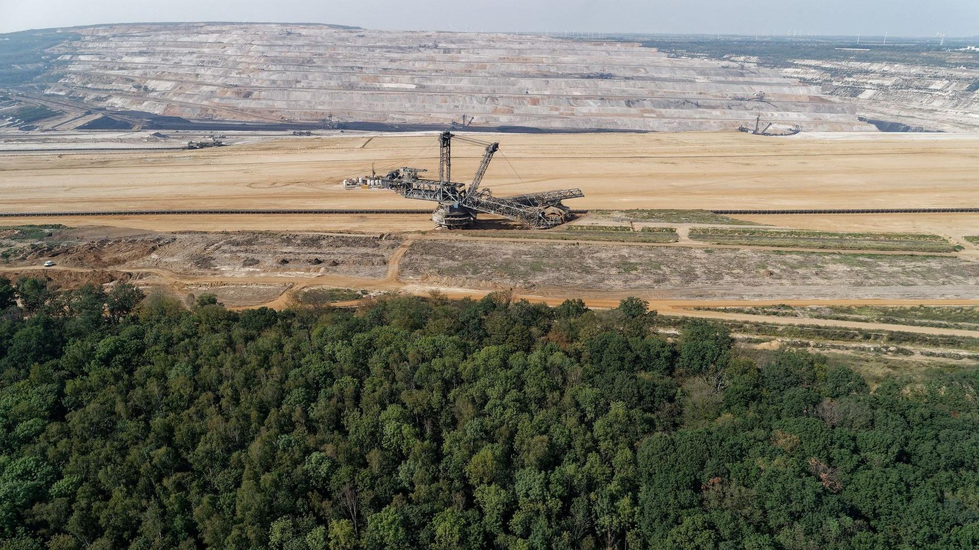 Hambacher Forst und Tagebau