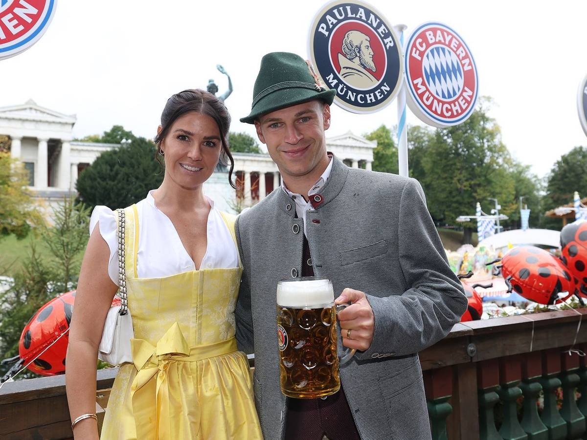 Im Oktober 2025 besuchten Joshua und Lina Kimmich gemeinsam das Münchner Oktoberfest. Es hätte nicht viel gefehlt und der Besuch wäre wahrscheinlich ausgefallen - wegen eines Vereinswechsels. (Bild: 2025 Getty Images/Alexander Hassenstein)