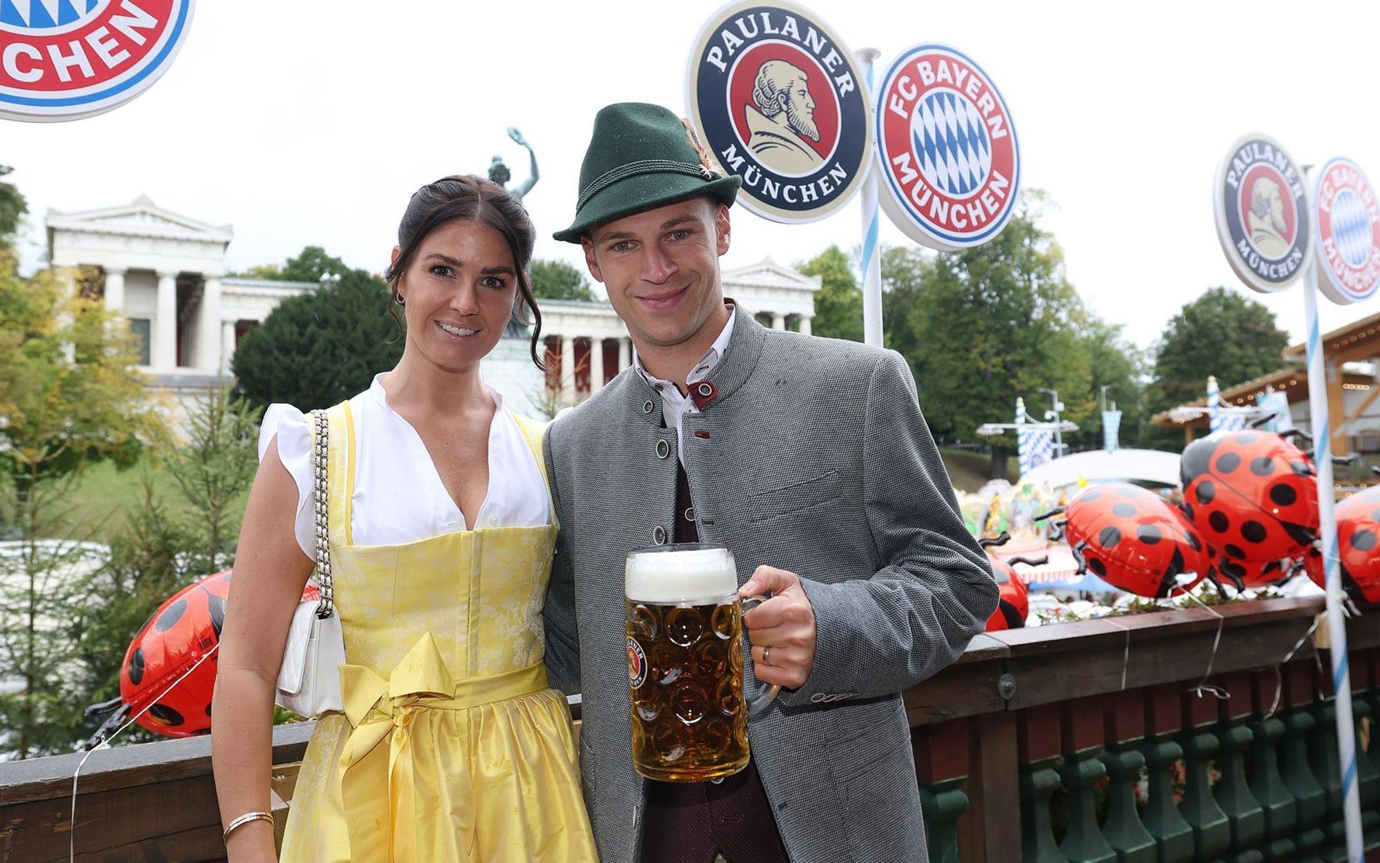 Im Oktober 2025 besuchten Joshua und Lina Kimmich gemeinsam das Münchner Oktoberfest. Es hätte nicht viel gefehlt und der Besuch wäre wahrscheinlich ausgefallen - wegen eines Vereinswechsels. (Bild: 2025 Getty Images/Alexander Hassenstein)