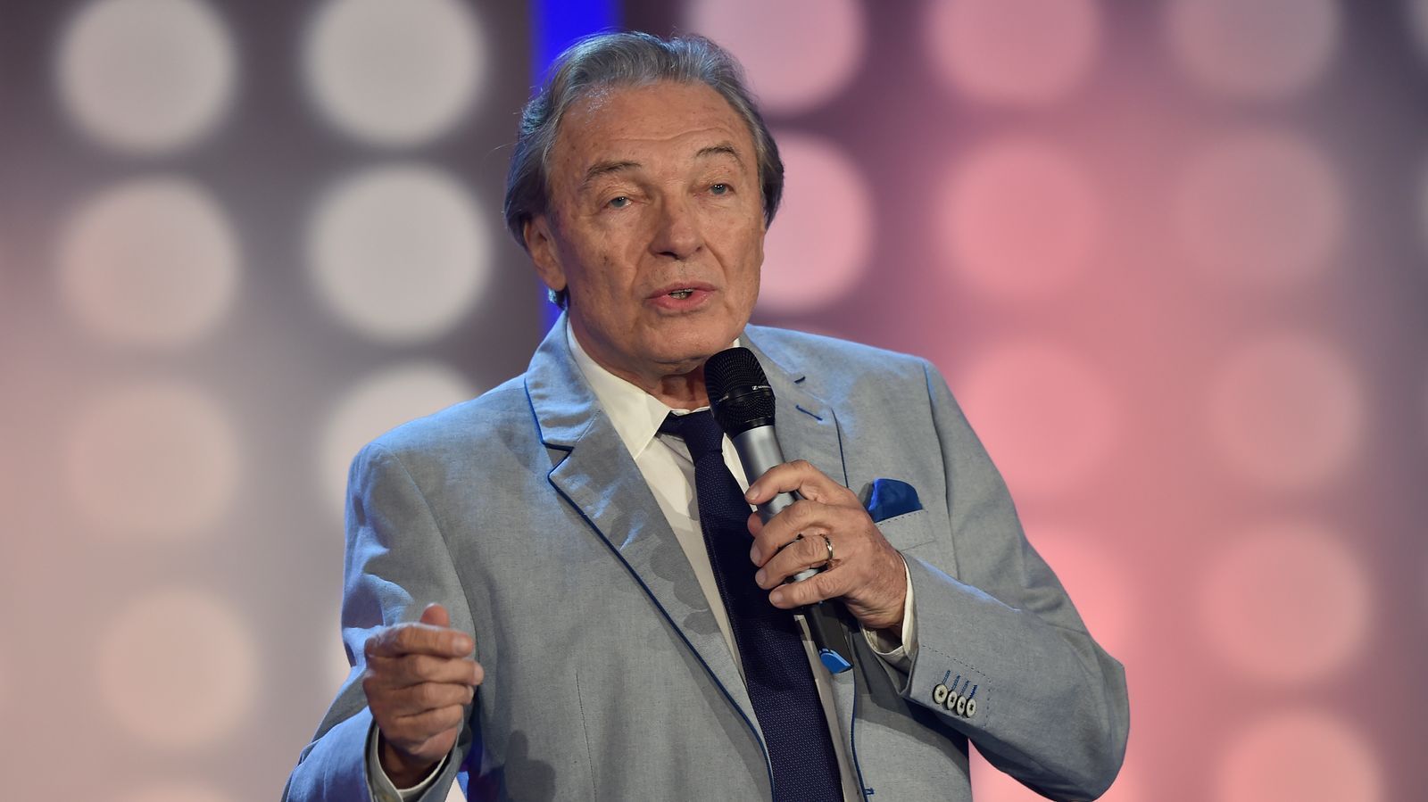 Vor sieben Jahren verstarb Musik-Legende Karel Gott im Alter von 80 Jahren. Nun will seine Tochter Charlotte ihre eigene Musikkarriere starten. (Bild: 2015 Getty Images/Matthias Rietschel)