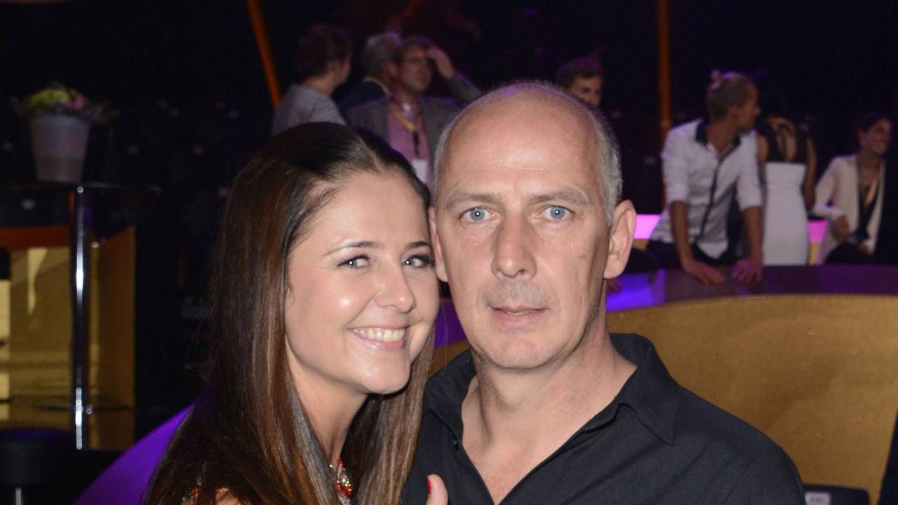Mario Basler mit seiner Doris in einem TV-Studio.