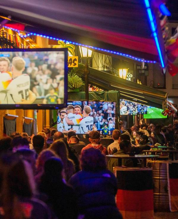 Public Viewing