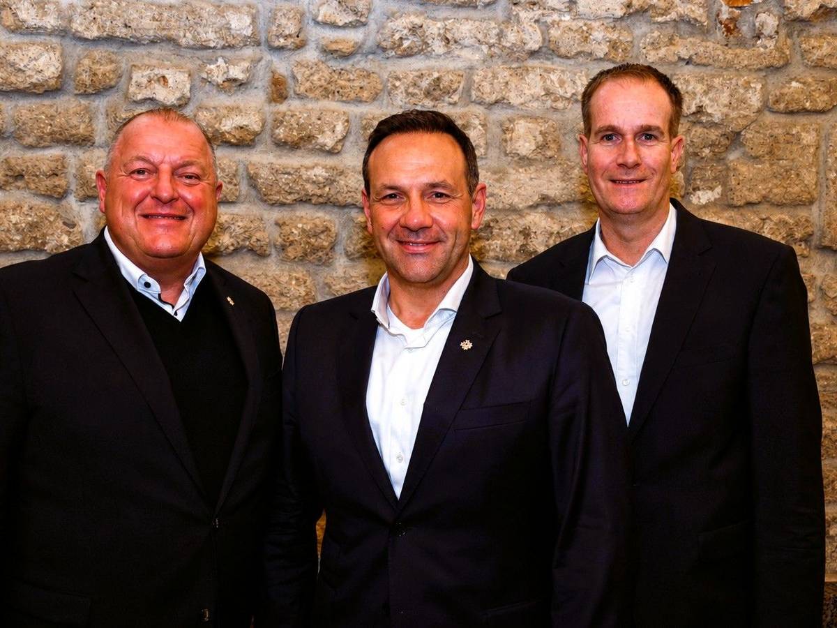 Der Vorstand der Blauen Funken nach der Wahl.